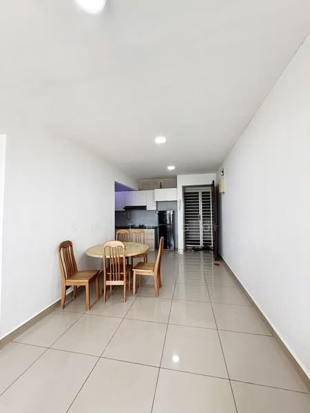Servis Apartment untuk Dijual di Larkin Heights - Smith Goh - Dining Room - PropertyGuru.com.my