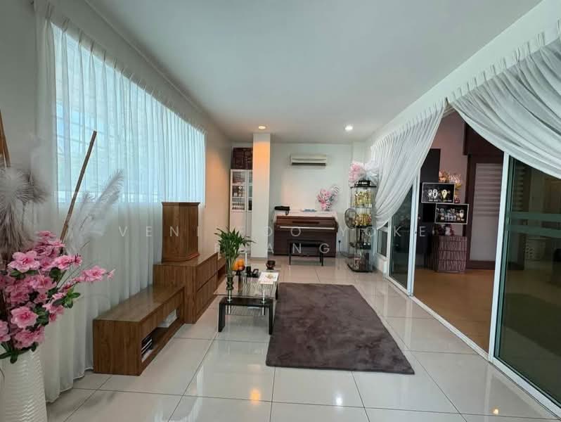 Rumah Teres 1 Tingkat untuk Dijual di Setia Alam (Selangor) - Veni Foo Yoke Fuang - Living Room - PropertyGuru.com.my