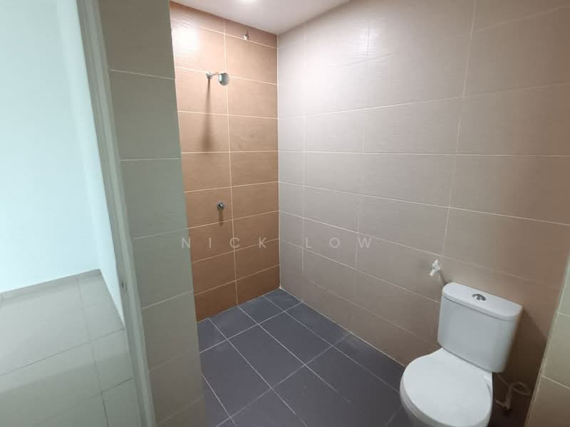 Rumah Teres 2 Tingkat untuk Disewa di Taman Mutiara Mas (Skudai) - Nick Low - Bathroom - PropertyGuru.com.my