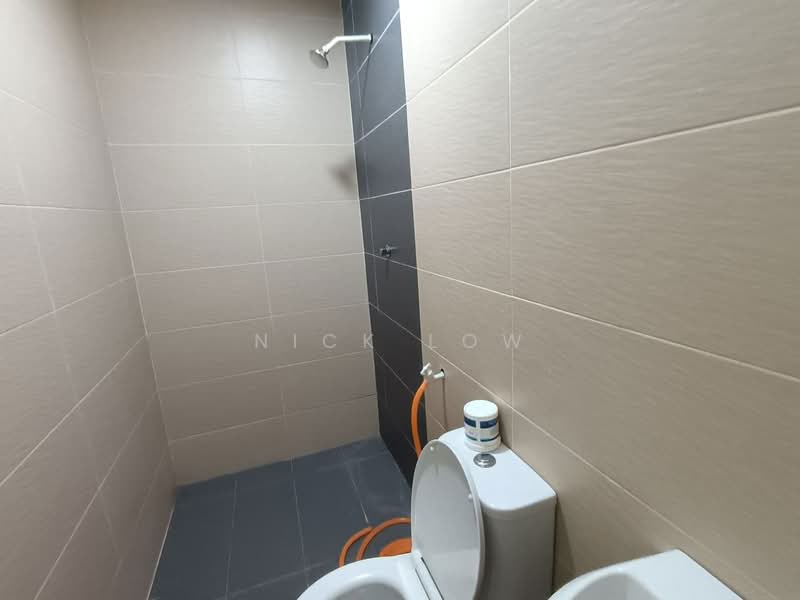 Rumah Teres 2 Tingkat untuk Disewa di Taman Mutiara Mas (Skudai) - Nick Low - Bathroom - PropertyGuru.com.my