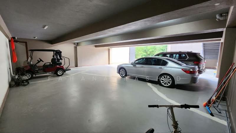 Rumah Banglo untuk Dijual di Shah Alam (Selangor) - Fahana Rashid - Car Park - PropertyGuru.com.my