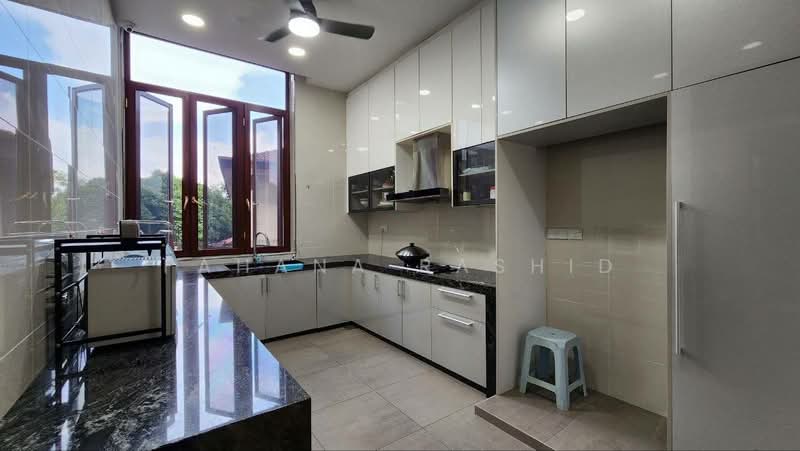 Rumah Banglo untuk Dijual di Shah Alam (Selangor) - Fahana Rashid - Kitchen - PropertyGuru.com.my