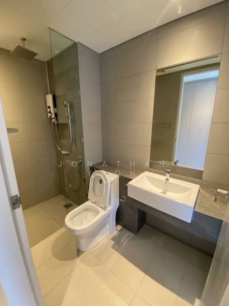 Servis Apartment untuk Disewa di Serini Melawati - Jonathan Yeoh - Bathroom - PropertyGuru.com.my