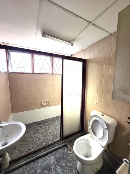 Kondominium untuk Disewa di Faber Ria - CC Hong - Bathroom - PropertyGuru.com.my