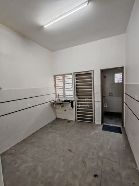 2-storey Terraced House for Sale in Setia Alam (Selangor) - Veni Foo Yoke Fuang - Kitchen - PropertyGuru.com.my