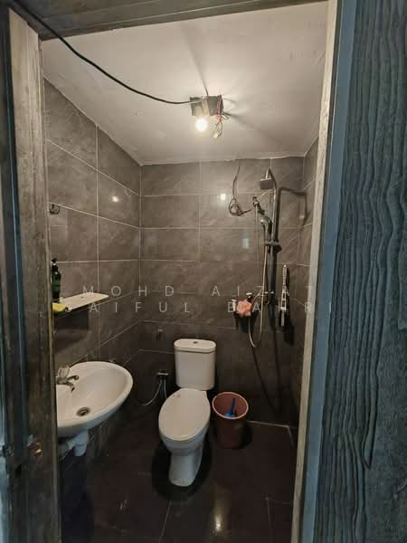 Rumah Teres 2 Tingkat untuk Dijual di Cheras (Selangor) - Mohd Aizat Saiful Bahri - Bathroom - PropertyGuru.com.my