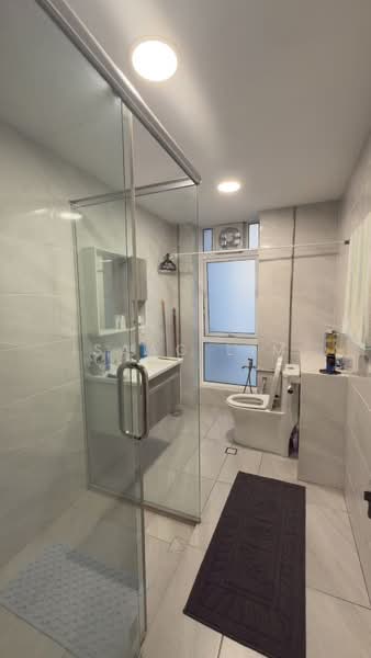 Pangsapuri untuk Disewa di Merdeka View Apartment - Isaac Lim - Bathroom - PropertyGuru.com.my