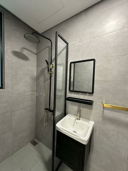 Servis Apartment untuk Disewa di Cubic Botanical - Ally Lee - Bathroom - PropertyGuru.com.my