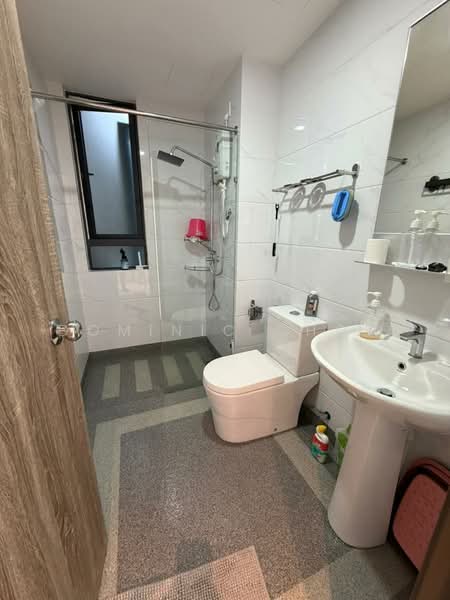 Servis Apartment untuk Disewa di Country Garden Central Park - Dominic Chow - Bathroom - PropertyGuru.com.my