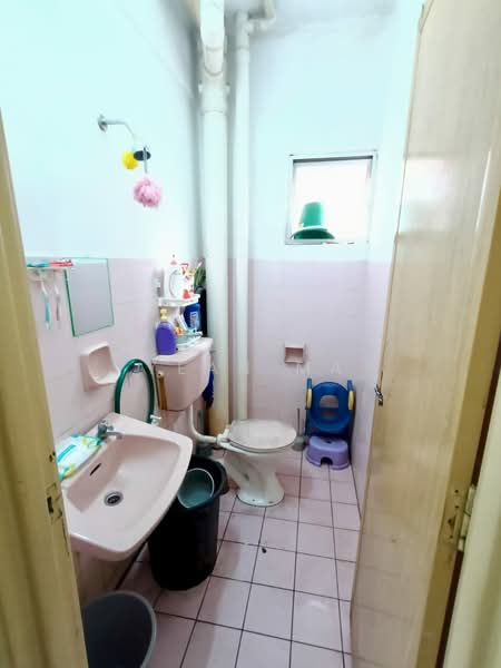 Apartment for Sale at Apartment Impian - Yean Ma - Bathroom - PropertyGuru.com.my