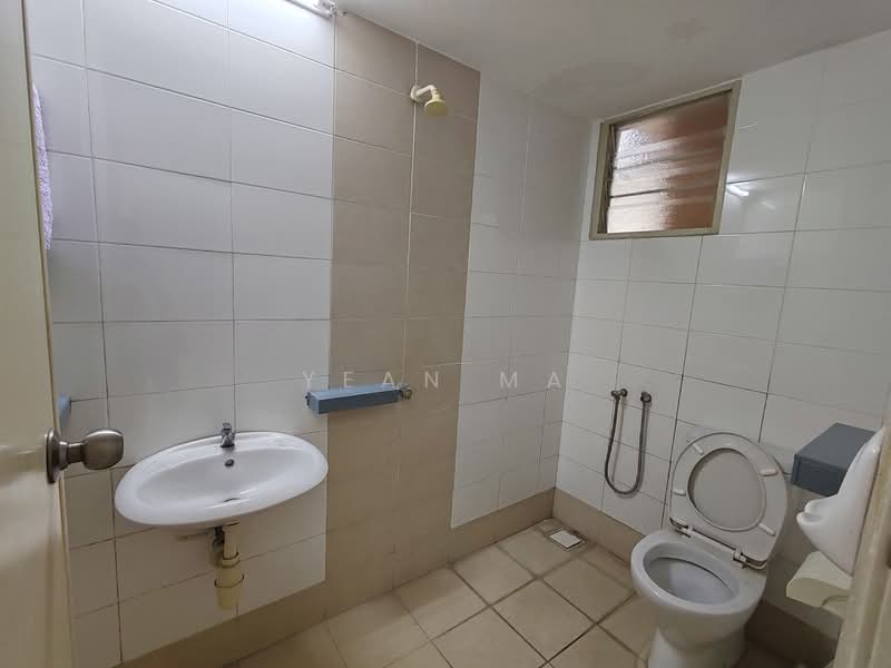 Apartment for Sale at Apartment Impian - Yean Ma - Bathroom - PropertyGuru.com.my