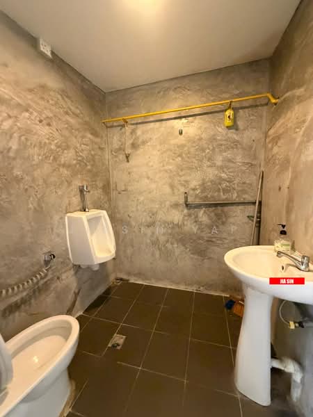 Shop for Rent in Pulau Tikus (Penang) - Jiasin Yap - Bathroom - PropertyGuru.com.my