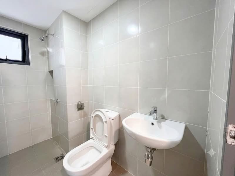 Servis Apartment untuk Disewa di M Arisa - Vince Lim - Bathroom - PropertyGuru.com.my