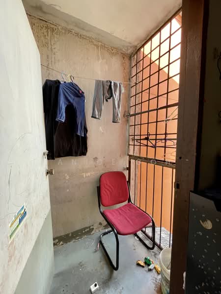 Flat for Sale at Kampung Lindungan PJS 6 - Janice Goh - Balcony - PropertyGuru.com.my