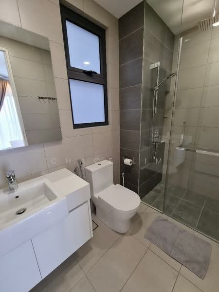 Servis Apartment untuk Disewa di Skyluxe On The Park Bukit Jalil - Chace Lim - Bathroom - PropertyGuru.com.my