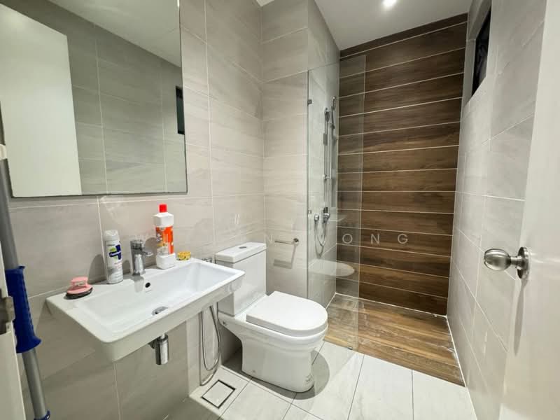 Servis Apartment untuk Disewa di UNIO Residence - Wilson Wong - Bathroom - PropertyGuru.com.my