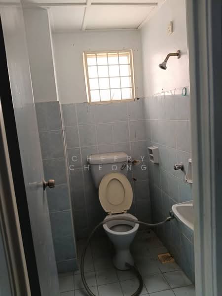 Apartment for Sale at Anggerik Villa 2 - Cheery Cheong - Bathroom - PropertyGuru.com.my