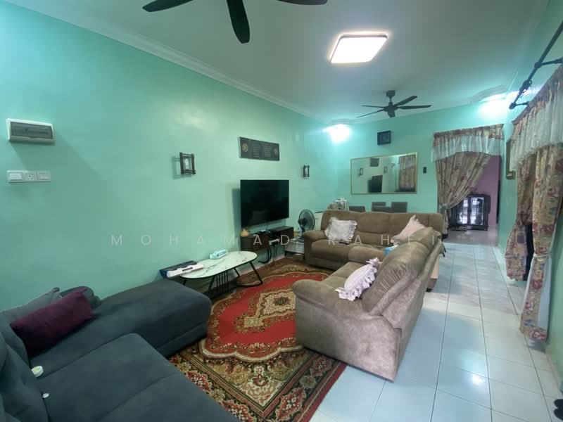 Rumah Teres 1 Tingkat untuk Dijual di Taman Ungku Tun Aminah (Skudai) - Mohamad Rahfi - Living Room - PropertyGuru.com.my