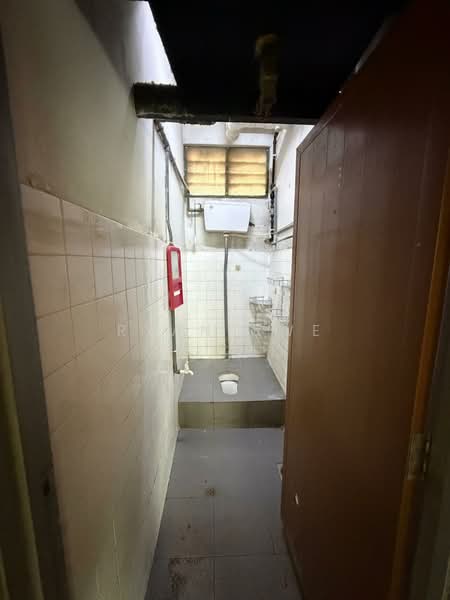 Pangsapuri untuk Dijual di Enggang - Ryan Swe - Bathroom - PropertyGuru.com.my
