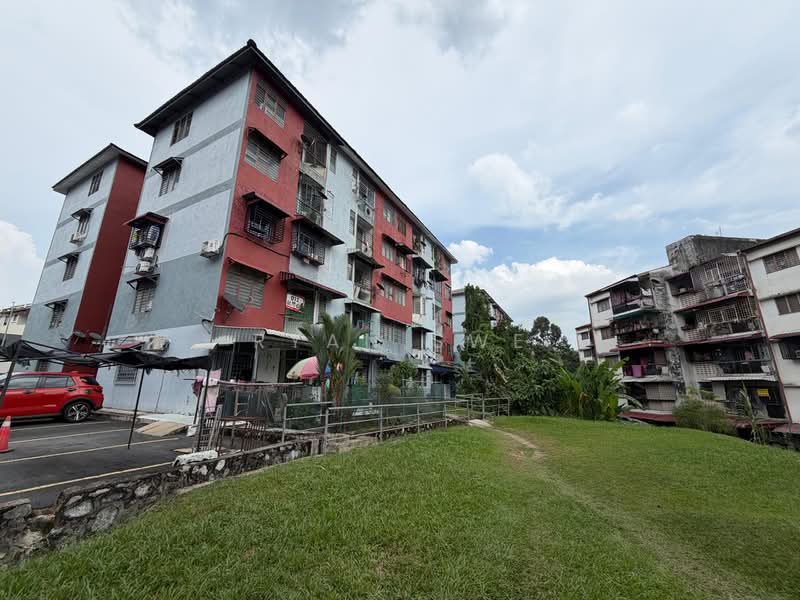 Pangsapuri untuk Dijual di Enggang - Ryan Swe - Exterior - PropertyGuru.com.my