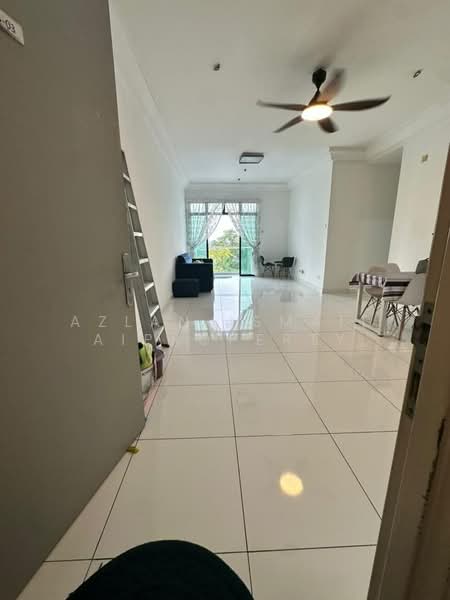 Apartment for Sale at The Platino Serviced Apartment - Azlan Ismail aiproperty - Living Room - PropertyGuru.com.my