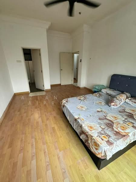 Apartment for Sale at The Platino Serviced Apartment - Azlan Ismail aiproperty - Bedroom - PropertyGuru.com.my