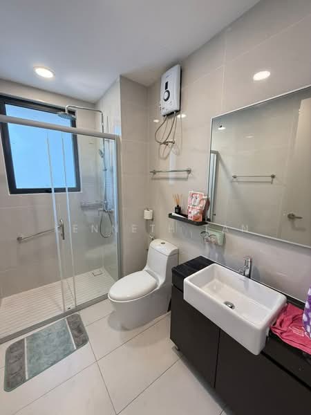 Condominium for Rent at Bay Point @ Country Garden Danga Bay - Kenneth Tan - Bathroom - PropertyGuru.com.my