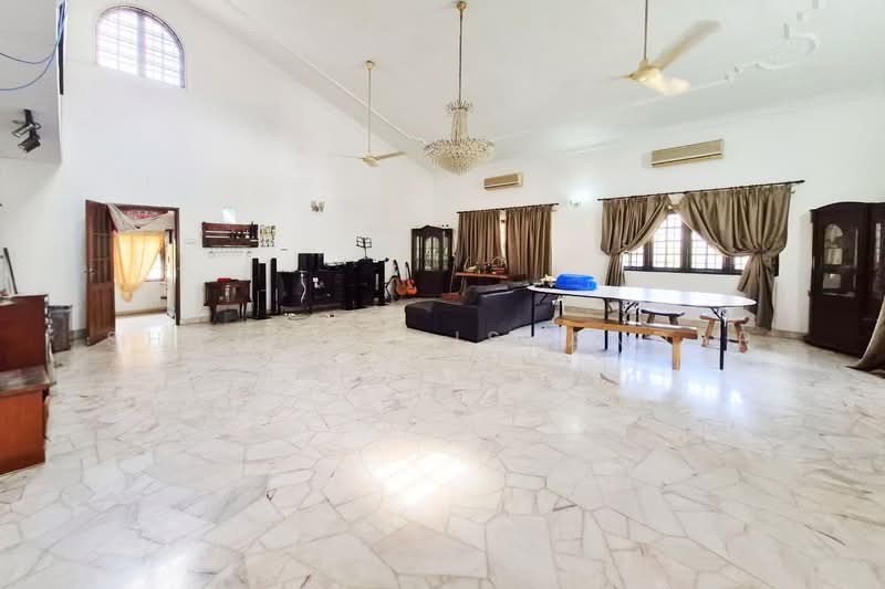 Rumah Banglo untuk Dijual di Seksyen 6 (Petaling Jaya) - Shaziery Iskandar - Living Room - PropertyGuru.com.my