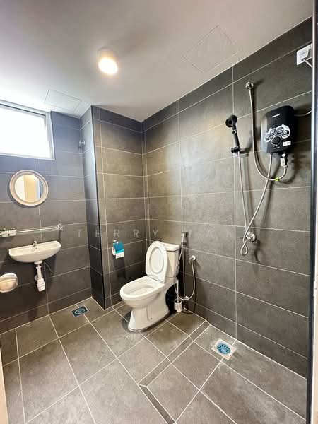 Servis Apartment untuk Dijual di Midas @ Seri Alam - Terry Tan - Bathroom - PropertyGuru.com.my