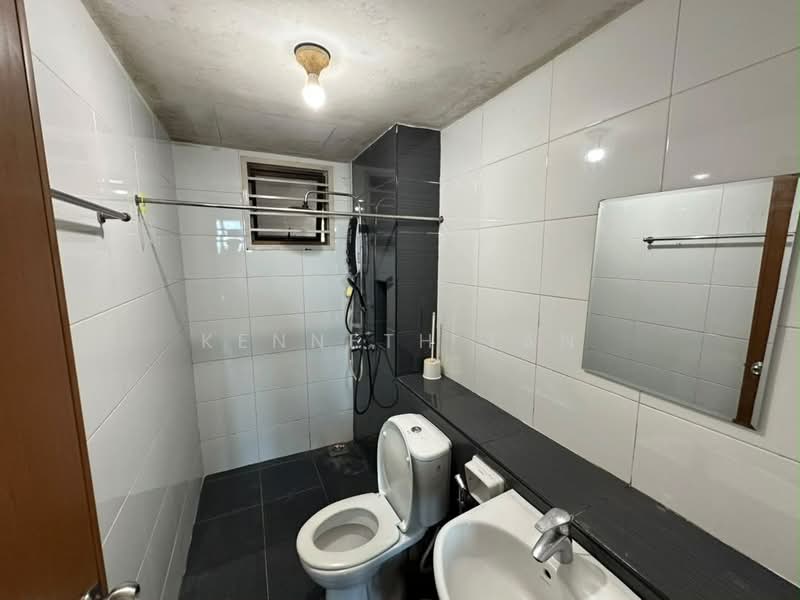 Service Residence for Sale at Sky Gardens Residences - Kenneth Tan - Bathroom - PropertyGuru.com.my