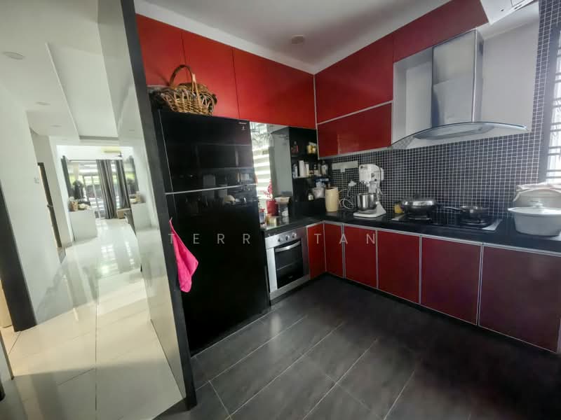 1.5-storey Terraced House for Sale in Taman Pelangi Indah (Ulu Tiram) - Terry Tan - Kitchen - PropertyGuru.com.my