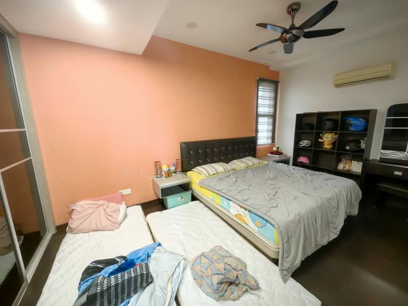 1.5-storey Terraced House for Sale in Taman Pelangi Indah (Ulu Tiram) - Terry Tan - Bedroom - PropertyGuru.com.my