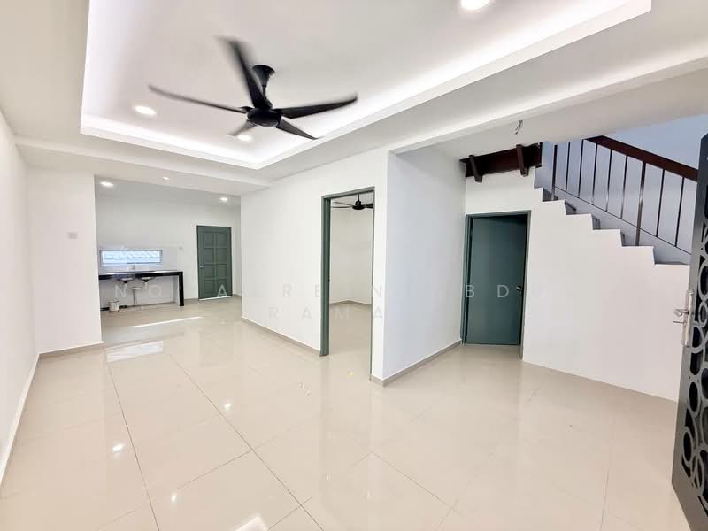 2-storey Terraced House for Sale in Rawang (Selangor) - Norazrein Abdul Raman - Living Room - PropertyGuru.com.my
