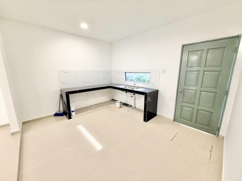 2-storey Terraced House for Sale in Rawang (Selangor) - Norazrein Abdul Raman - Kitchen - PropertyGuru.com.my