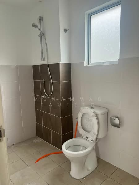 Semi-Detached House for Rent in Seremban (Negeri Sembilan) - Muhammad Taufeeq - Bathroom - PropertyGuru.com.my