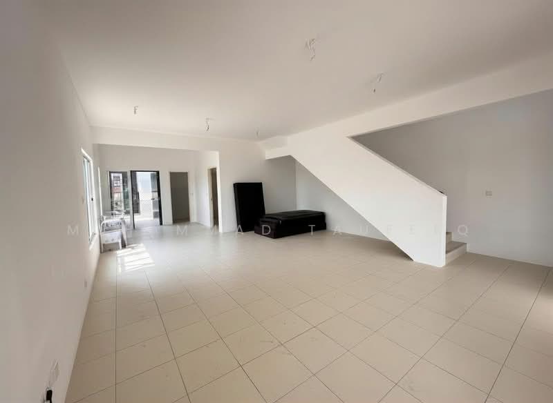 2-storey Terraced House for Rent in Iringan Bayu (Seremban) - Muhammad Taufeeq - Living Room - PropertyGuru.com.my