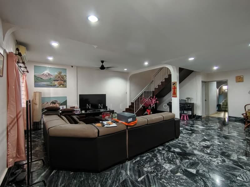 Rumah Teres 2 Tingkat untuk Dijual di Kampung Sungai Pinang Dalam (Klang) - Annie Kho - Living Room - PropertyGuru.com.my