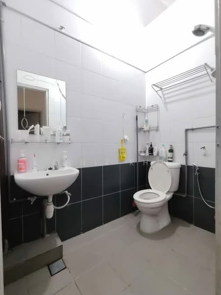 Rumah Teres 2 Tingkat untuk Dijual di Kampung Sungai Pinang Dalam (Klang) - Annie Kho - Bathroom - PropertyGuru.com.my