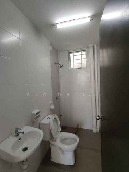 Pangsapuri untuk Dijual di Orchis Apartment - Kho Daniel - Bathroom - PropertyGuru.com.my