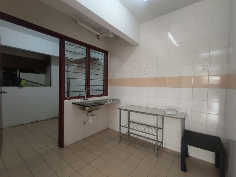 Pangsapuri untuk Dijual di Damai Apartment - Kho Daniel - Kitchen - PropertyGuru.com.my