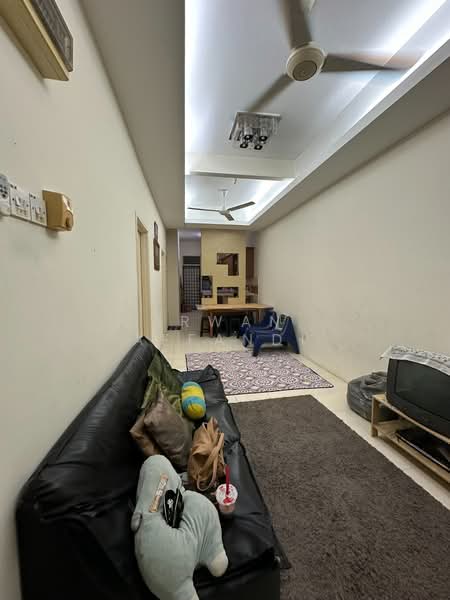 1-storey Terraced House for Sale in Bandar Saujana Putra (Tanjong Duabelas) - Irwan Affandi - Living Room - PropertyGuru.com.my