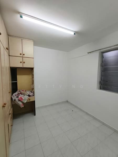 Rumah Flat untuk Dijual di TUTA Villa III @ Taman Ungku Tun Aminah - Betty Ng - PropertyGuru.com.my