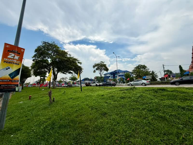 Kedai / Pejabat untuk Dijual di Taman Molek (Johor Bahru) - Shirley Pang - Exterior - PropertyGuru.com.my
