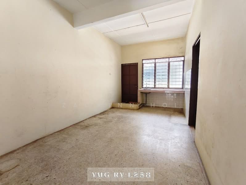 1-storey Terraced House for Sale in Taman Mujur (Klang) - Zackinn Hoi - Kitchen - PropertyGuru.com.my