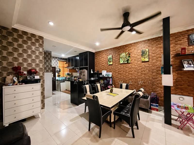 2-storey Terraced House for Sale in Puncak Alam (Selangor) - Fauran Nawawi - Dining Room - PropertyGuru.com.my