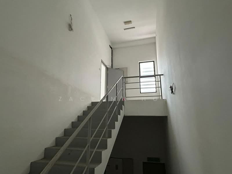 Semi-D Factory for Rent in Bandar Bukit Raja (Klang) - Zackinn Hoi - Corridor - PropertyGuru.com.my