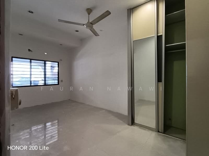 1-storey Terraced House for Sale in Taman Sri Serdang (Seri Kembangan) - Fauran Nawawi - PropertyGuru.com.my