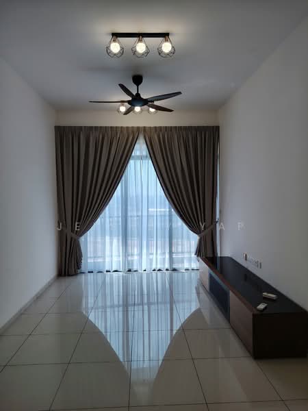 Servis Apartment untuk Dijual di The Cruise Residence - Jeffrey Yap - Living Room - PropertyGuru.com.my