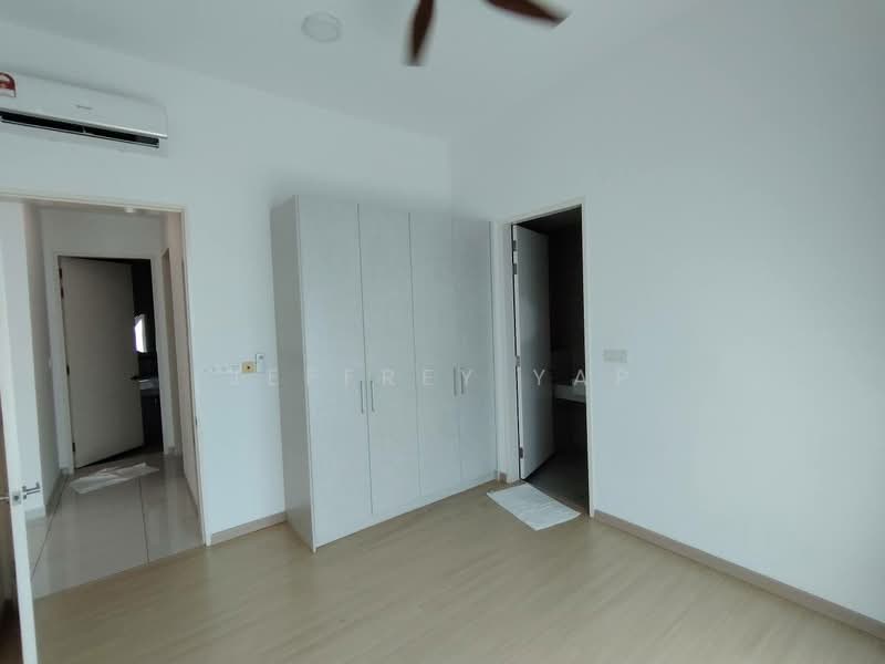 Servis Apartment untuk Dijual di The Cruise Residence - Jeffrey Yap - Bedroom - PropertyGuru.com.my