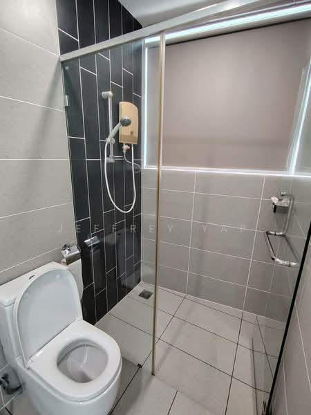 Servis Apartment untuk Dijual di The Cruise Residence - Jeffrey Yap - Bathroom - PropertyGuru.com.my